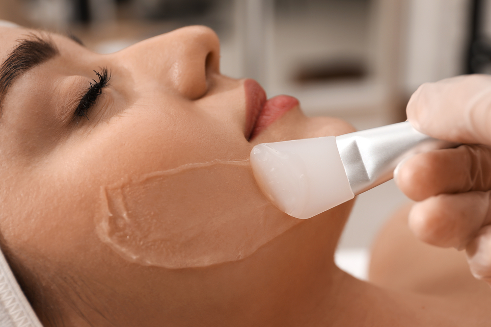 Facial & Customized Peel